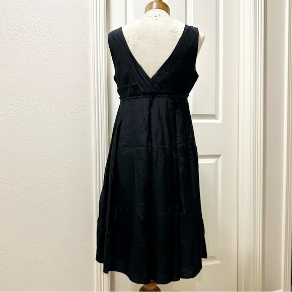 Gap Beautiful Sleeveless Fit & Flare LBD, Silk Blend, Fully Lined Midi Dress- 10 - Picture 4 of 17